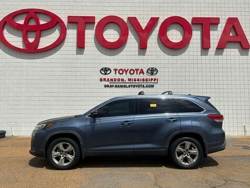 Used 2019 Toyota Highlander Limited image 4