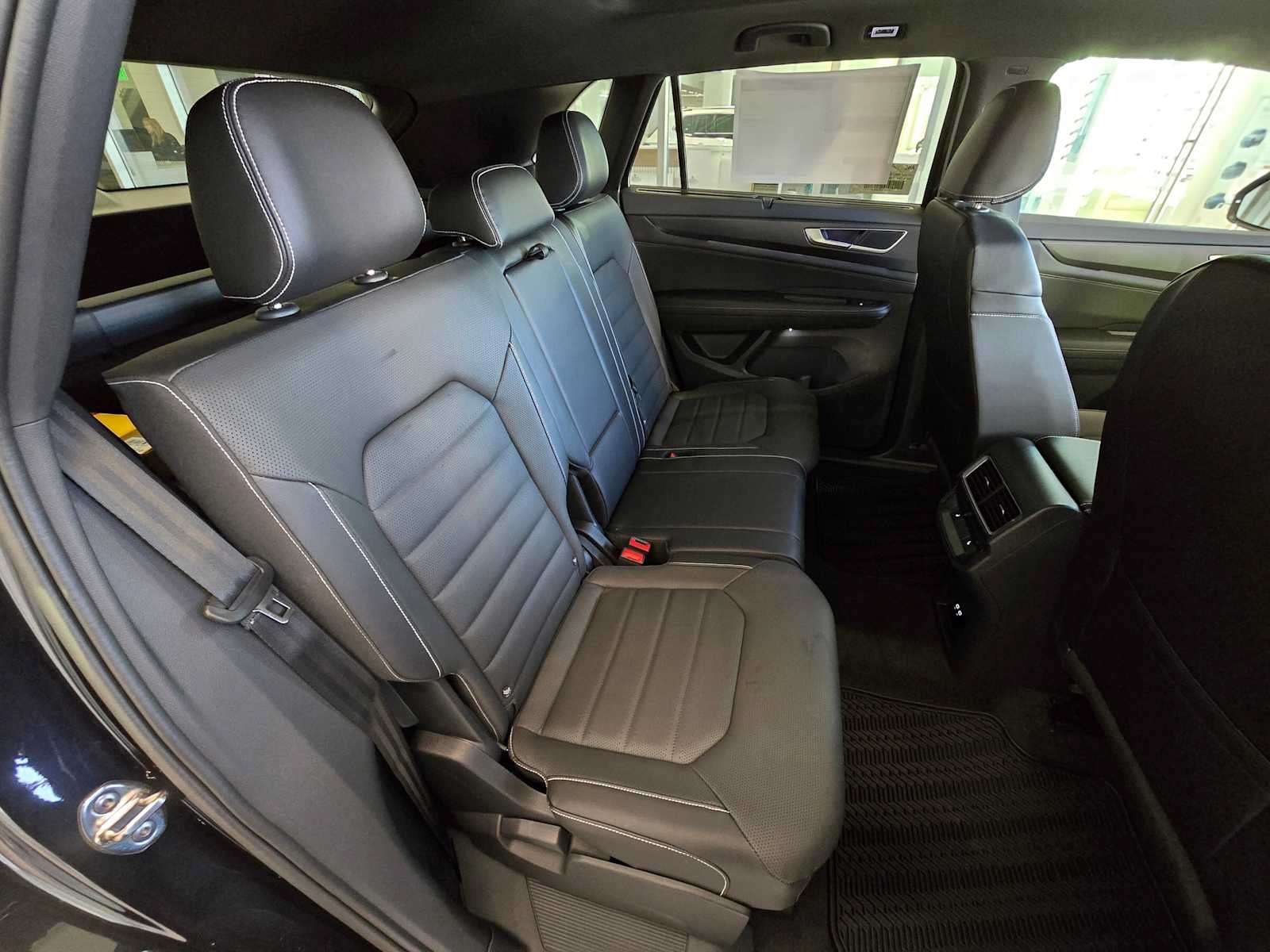 New 2025 Volkswagen Atlas Cross Sport SEL AWD/4WD image 17