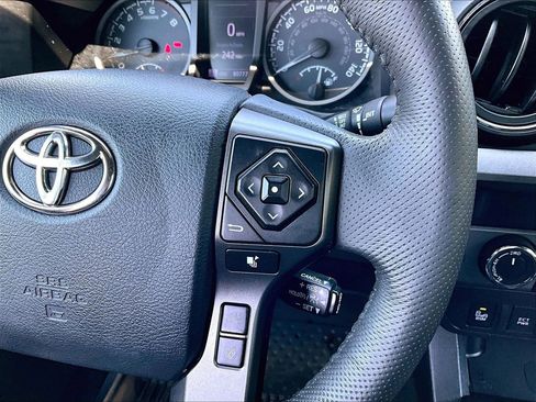 Used 2019 Toyota Tacoma TRD Sport w/ TRD Premium Sport Package AWD/4WD image 24