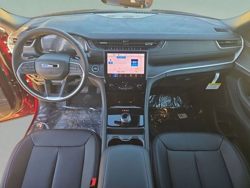 New 2025 Jeep Grand Cherokee L Limited RWD image 18