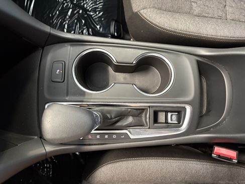 Used 2024 Chevrolet Equinox LT FWD image 17