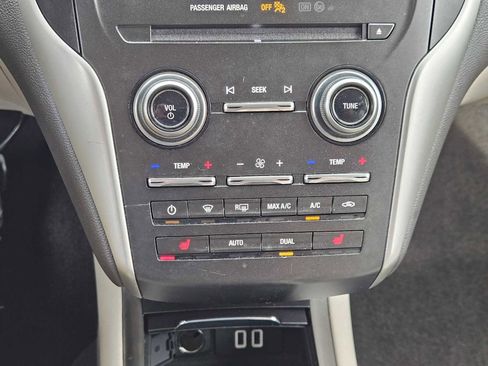 Used 2018 Lincoln MKC Select w/ Select Plus Package image 19