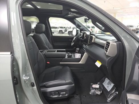 New 2026 Toyota Tundra Limited AWD/4WD image 8