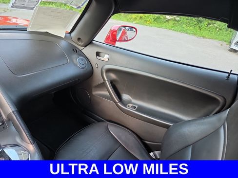 Used 2008 Pontiac Solstice Convertible w/ Premium Package RWD image 9