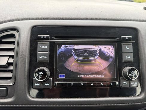 Used 2022 Honda HR-V LX image 24