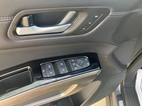 Used 2024 Nissan Pathfinder Platinum w/ Cargo Package image 10