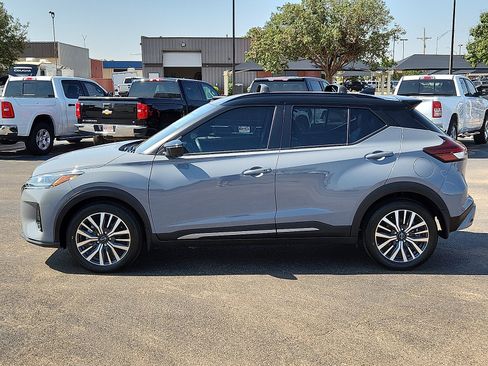 Used 2024 Nissan Kicks SR w/ SR Premium Package image 2