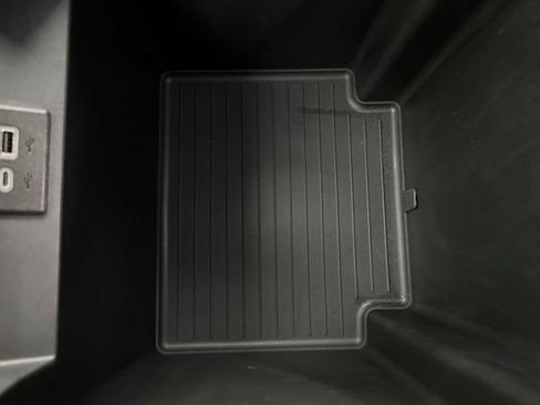 Used 2024 GMC Yukon SLT AWD/4WD image 34