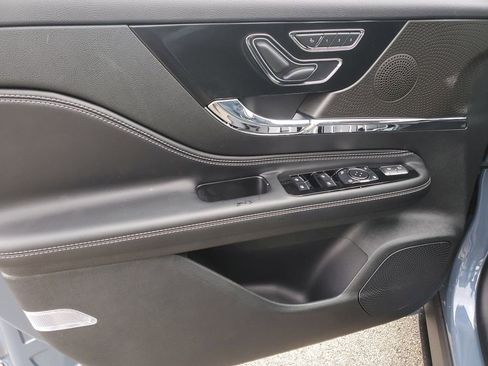 New 2026 Lincoln Corsair Reserve FWD image 18