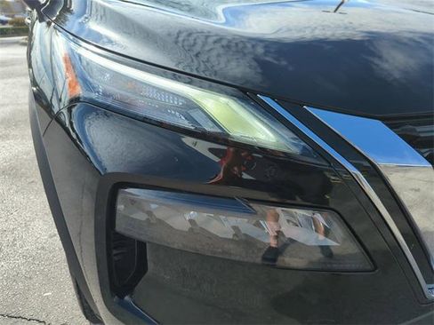 Certified 2021 Nissan Rogue S image 11