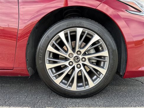 Used 2021 Lexus ES 300h w/ Premium Package image 12