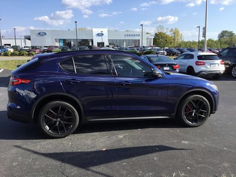 Used 2019 Alfa Romeo Stelvio AWD image 6