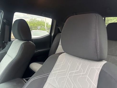 Used 2023 Toyota Tacoma TRD Off-Road w/ Technology Package AWD/4WD image 9