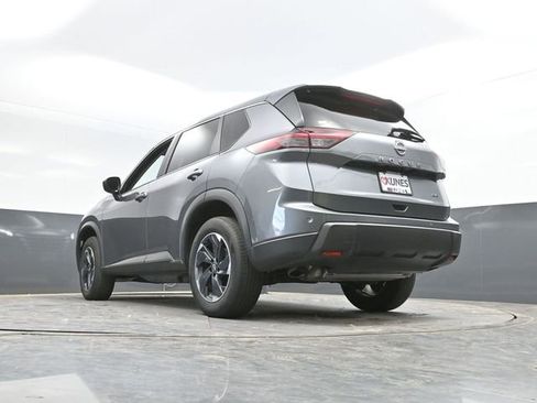 Used 2025 Nissan Rogue SV AWD/4WD image 45