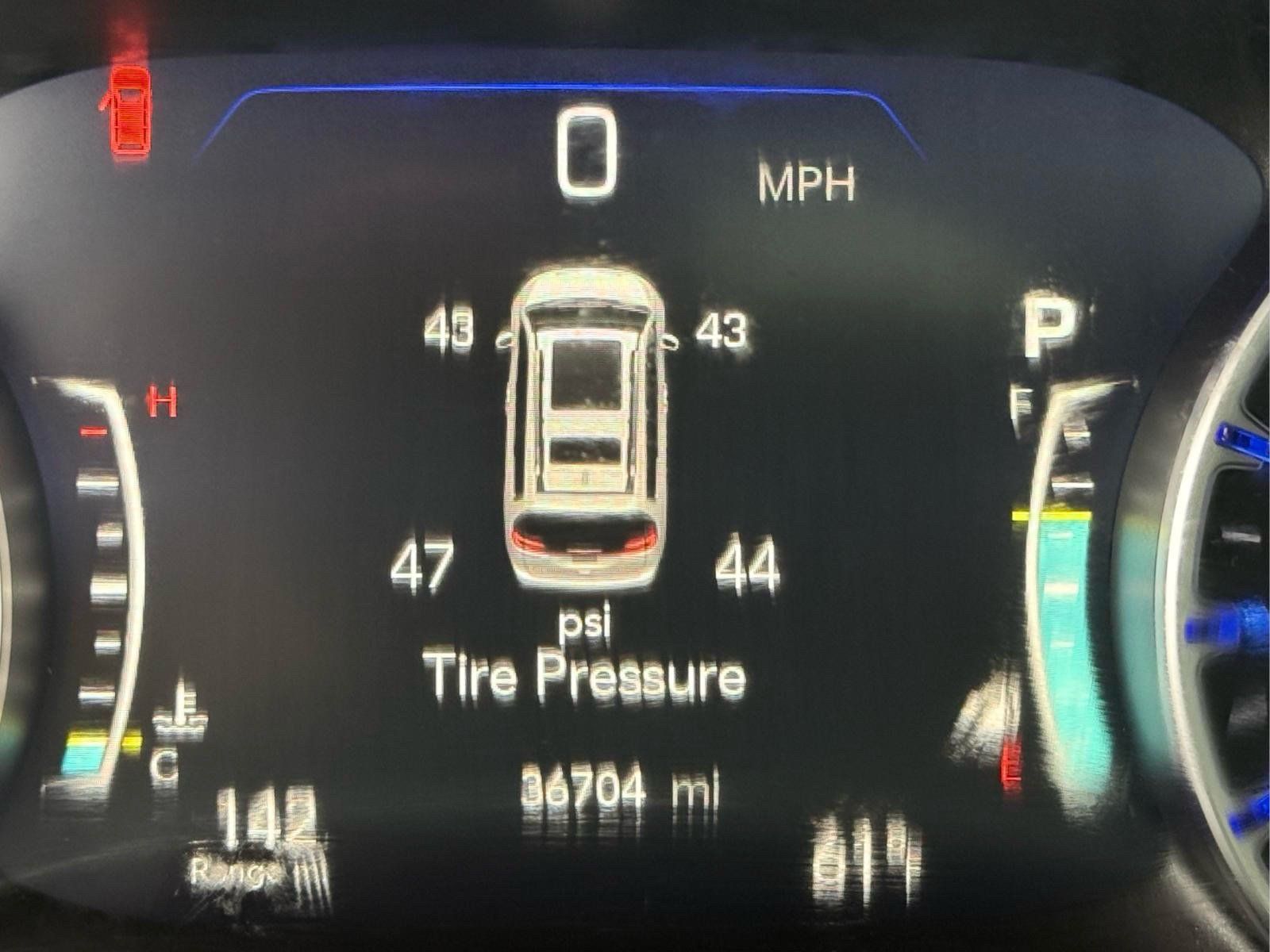 Used 2024 Chrysler Pacifica Limited FWD image 32