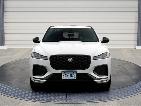 Used 2025 Jaguar F-PACE R-Dynamic S image 2
