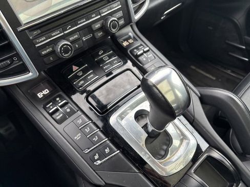 Used 2014 Porsche Cayenne image 25