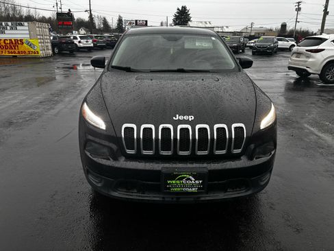 Used 2017 Jeep Cherokee Sport AWD/4WD image 2