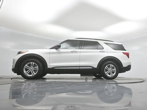 Certified 2023 Ford Explorer XLT w/ Equipment Group 202A RWD image 53