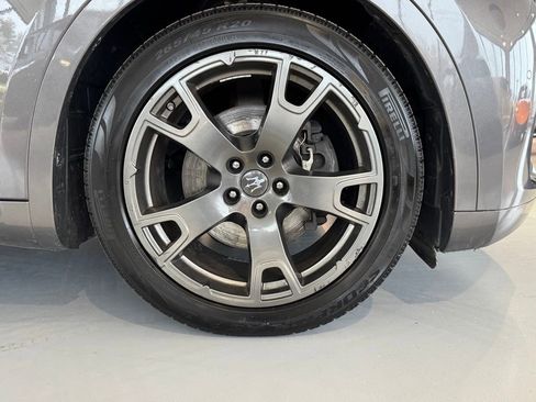 Used 2019 Maserati Levante image 13