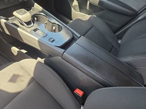 Used 2023 Nissan Rogue S FWD image 14