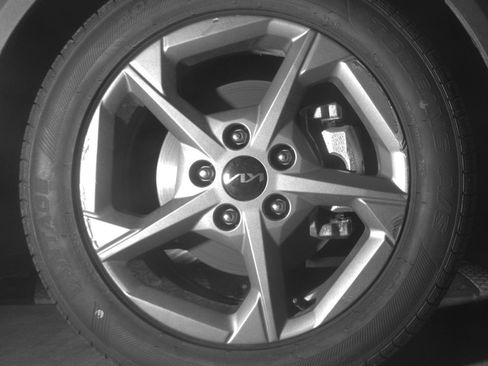 Used 2025 Kia K4 LXS image 13