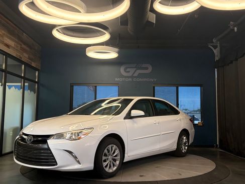 Used 2017 Toyota Camry LE w/ Protection Package (Q2) FWD image 7