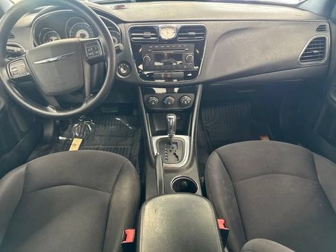 Used 2013 Chrysler 200 LX FWD image 2