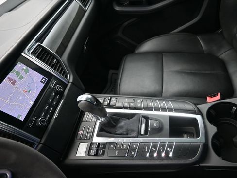 Used 2018 Porsche Macan GTS w/ Premium Package Plus image 18