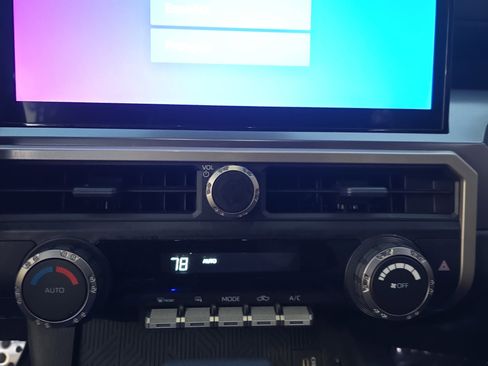 Certified 2025 Toyota Tacoma TRD Sport image 21