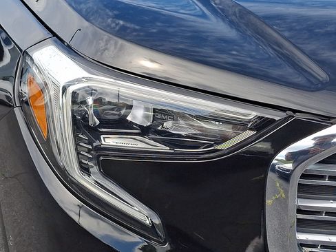 Used 2020 GMC Terrain Denali w/ Denali Premium Package AWD/4WD image 9