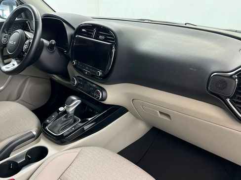 Used 2023 Kia Soul EX image 25