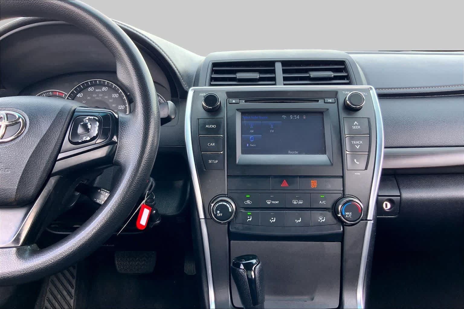 Used 2015 Toyota Camry LE FWD image 7