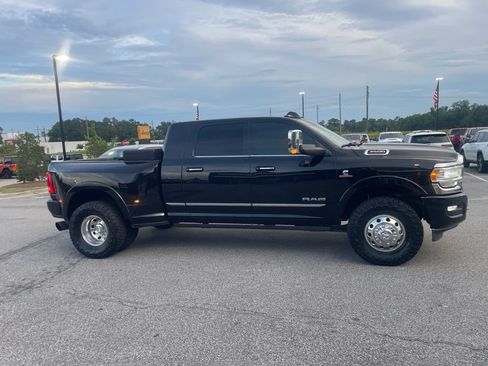 Used 2020 RAM 3500 Limited w/ Max Tow Package AWD/4WD image 9