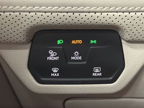 Used 2025 Volkswagen Atlas SEL Premium R-Line AWD/4WD image 33