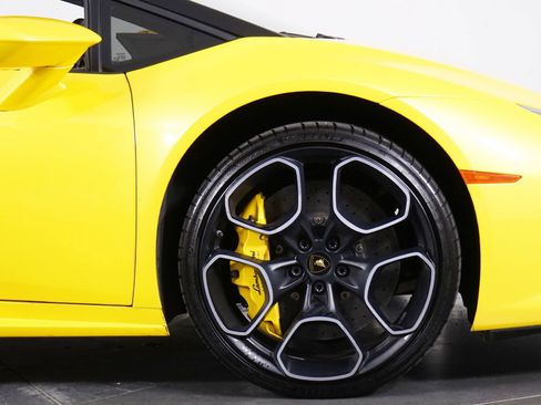 Used 2017 Lamborghini Huracan LP 610-4 image 17