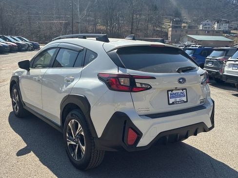 Used 2024 Subaru Crosstrek 2.0i Premium image 8