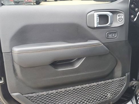 Used 2021 Jeep Wrangler Unlimited Sahara image 25