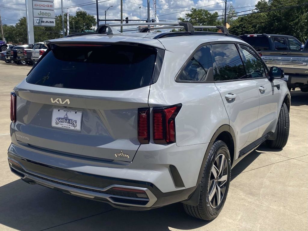 Used 2023 Kia Sorento EX FWD image 9