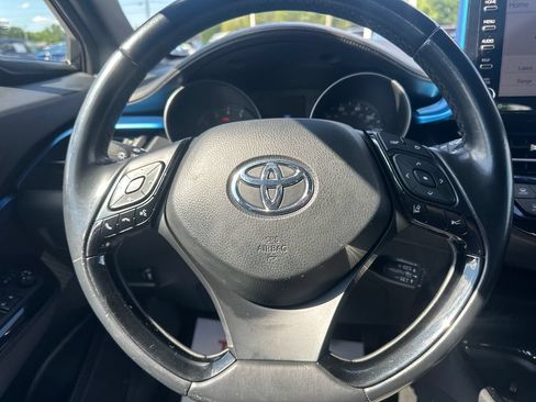 Used 2019 Toyota C-HR XLE FWD image 20