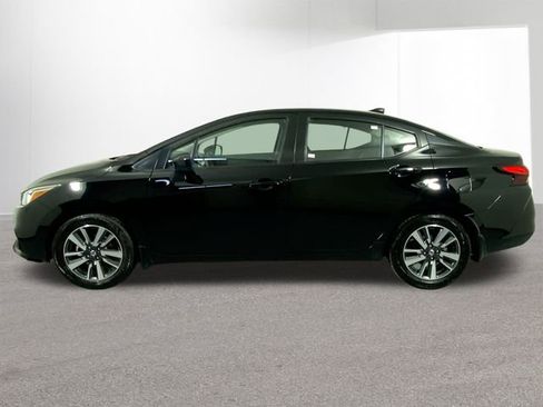 Used 2022 Nissan Versa SV image 27
