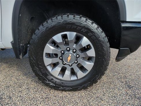 Certified 2024 Chevrolet Silverado 2500 Custom w/ Custom Value Package image 11