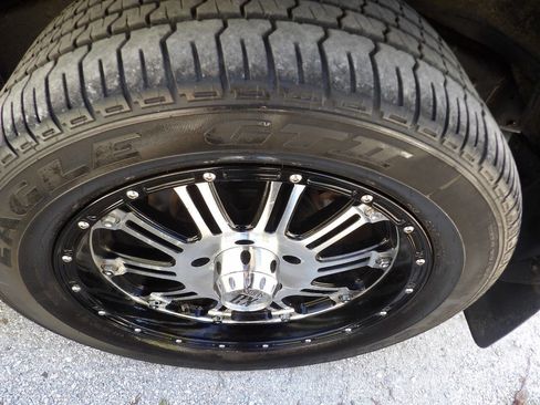 Used 2011 Lexus LX 570 Base AWD 4dr SUV image 14