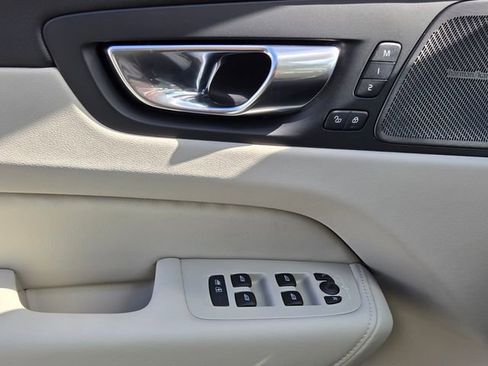 New 2026 Volvo XC60 B5 Ultra w/ Protection Package Premier image 27