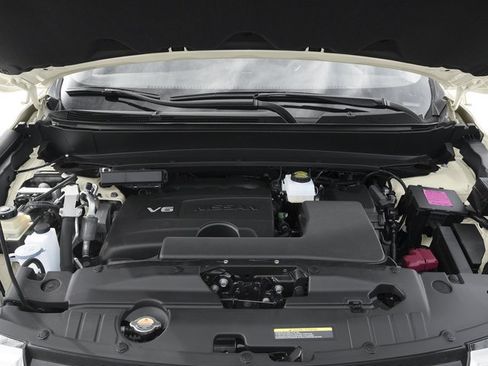 Used 2017 Nissan Pathfinder Platinum w/ Family Entertainment Package AWD/4WD image 16