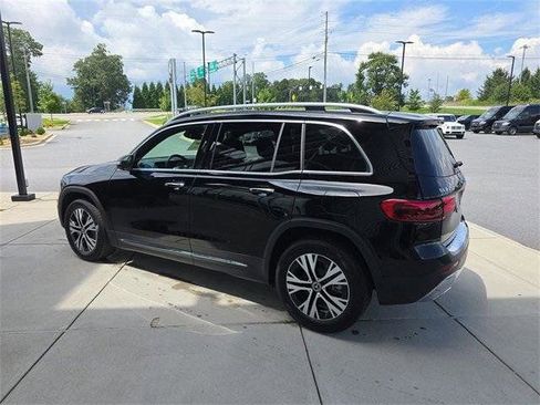 Used 2026 Mercedes-Benz GLB 250 4MATIC image 8