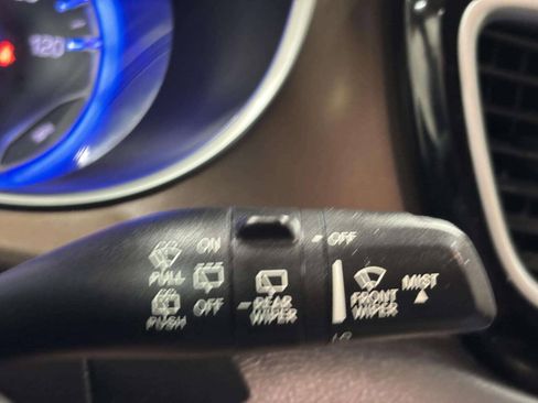 Used 2017 Chrysler Pacifica Touring-L Plus w/ Tire & Wheel Group FWD image 39
