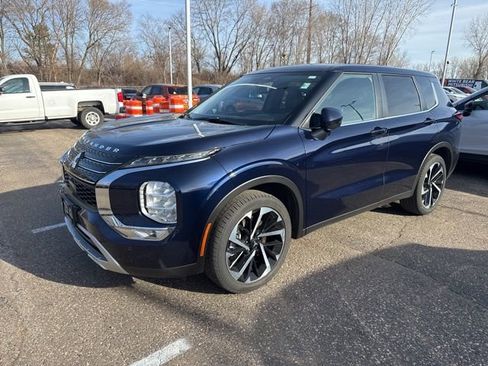 Used 2024 Mitsubishi Outlander SE image 4