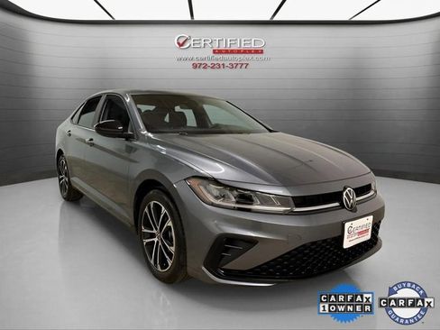 Used 2025 Volkswagen Jetta Sport image 3