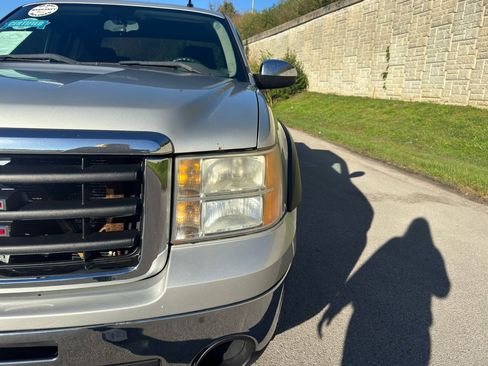 Used 2011 GMC Sierra 1500 SL image 10